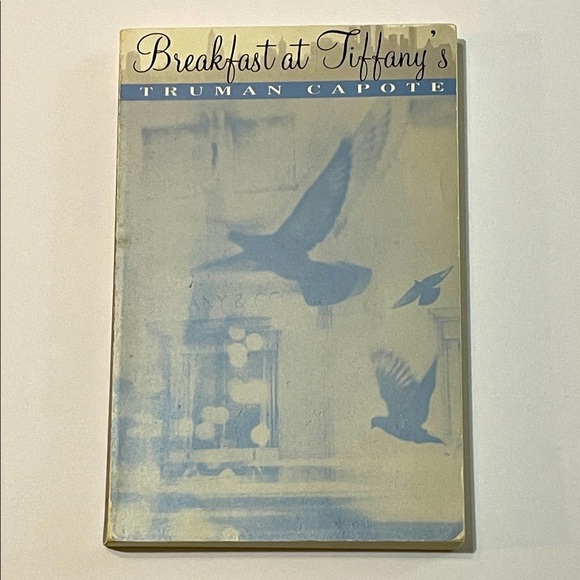 Book Breakfast at Tiffany's and other short stories - Picture 1 of 4